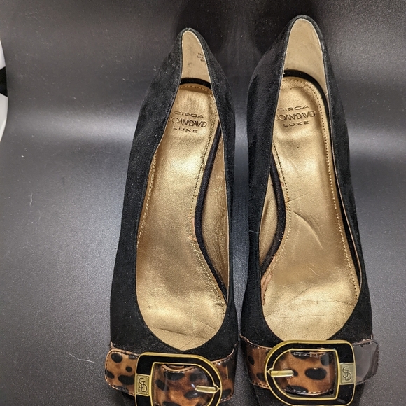 Circa Joan & David Wedge Open Toe Buckle women's 8M Black & Cheetah - Picture 2 of 12